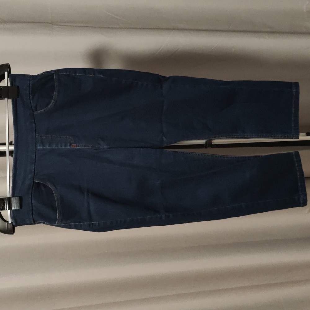 Stretchy capris